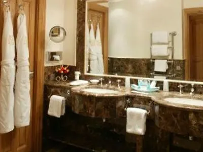Chateau De Brindos 5* Anglet