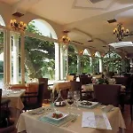 Chateau De Brindos 5*