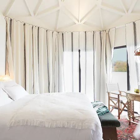 Chateau De Brindos 5* 安格雷