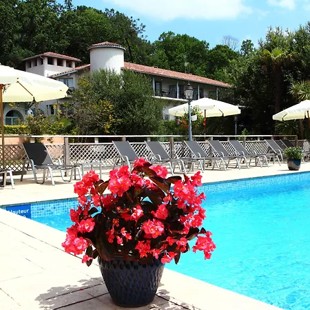 酒店 Chateau De Brindos 5*