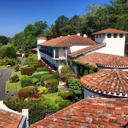 酒店 Chateau De Brindos 5*