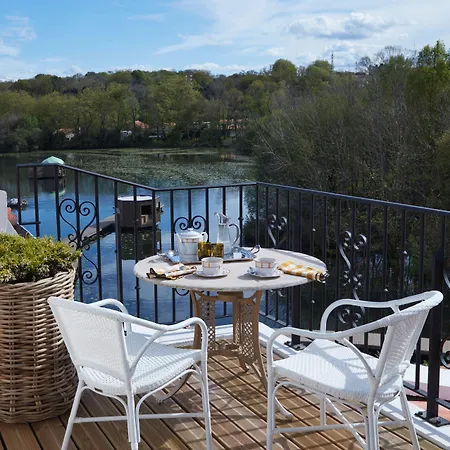 酒店 Chateau De Brindos 5*