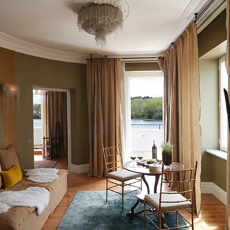 Chateau De Brindos 5*