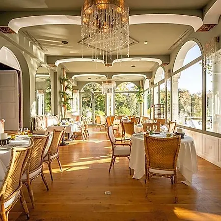 Hotel Chateau De Brindos 5*