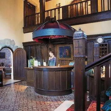 Chateau De Brindos 酒店