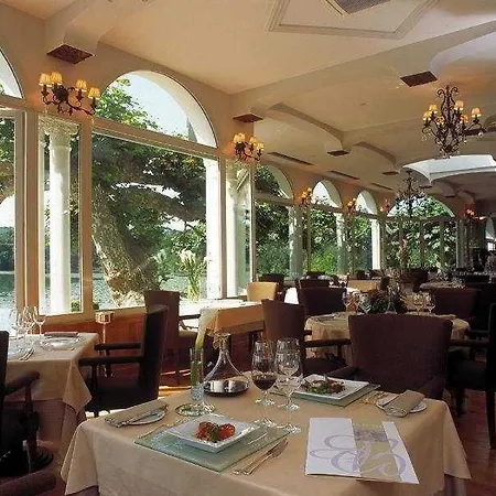 Chateau De Brindos 5*