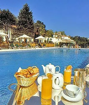 Hotel Chateau De Brindos 5*