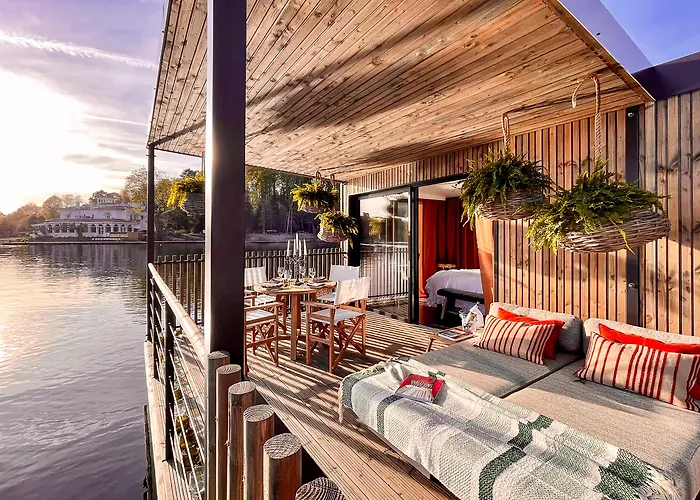 Hotel Chateau De Brindos