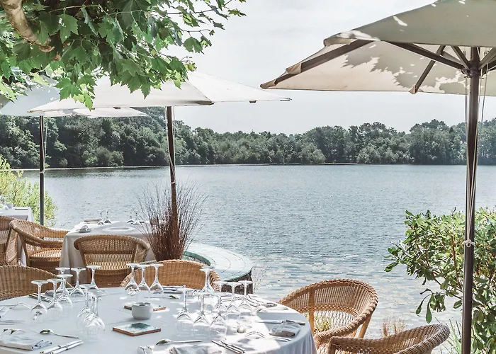 Chateau De Brindos Hotel