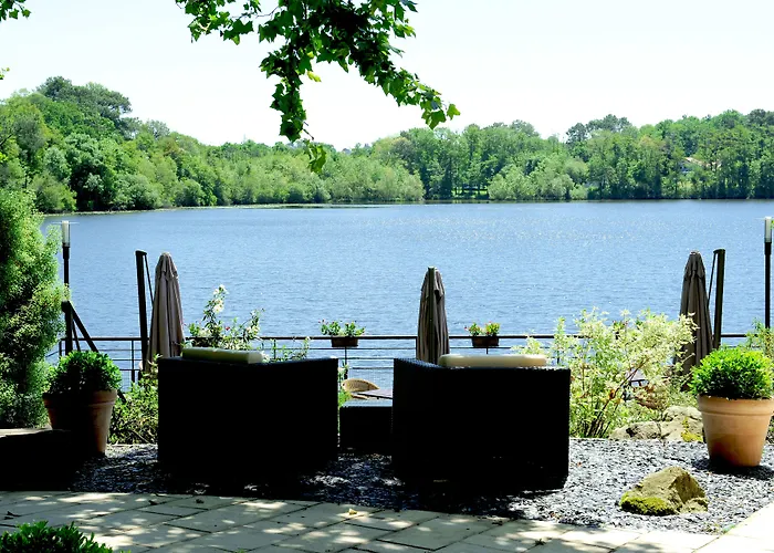 Chateau De Brindos Hotel