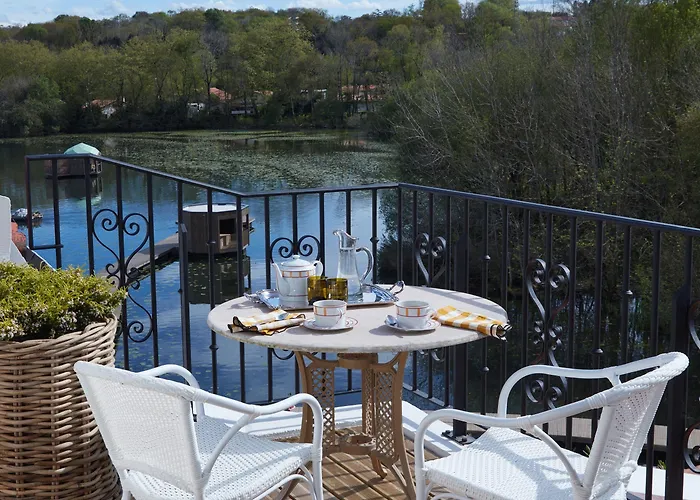 Hotel Chateau De Brindos 5*