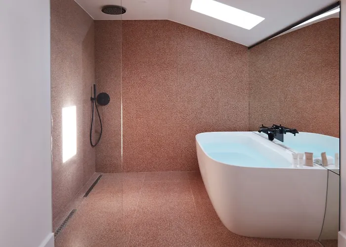 Hotel Chateau De Brindos 5*