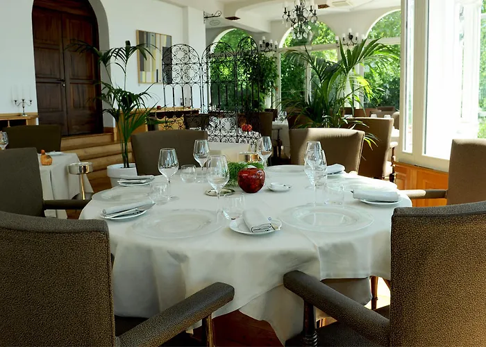 Hotel Chateau De Brindos