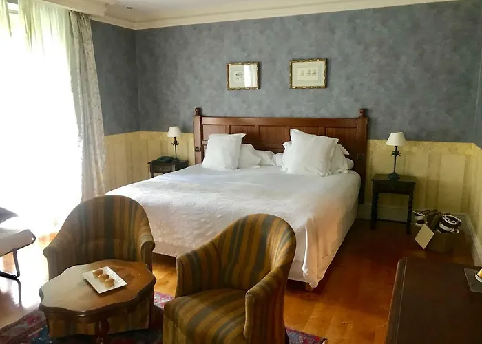 Chateau De Brindos 5*